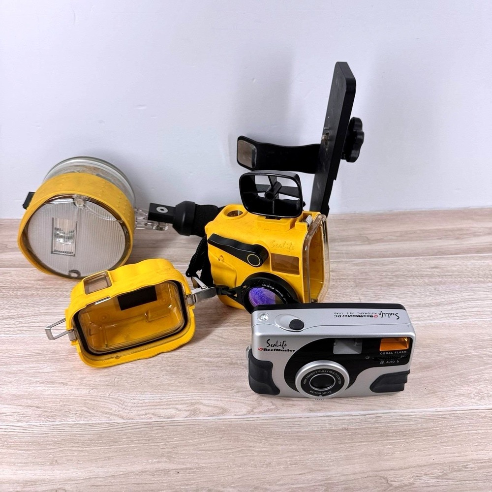 SeaLife ReefMaster‎ RC SL201 35mm Underwater Film Camera Housing Strobe